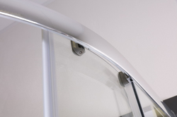 Čtvrtkruhový sprchový kout s vaničkou BILBAO, Barva rámu zástěny - Hliník chrom, Provedení - Univerzální, Výplň - Čiré bezpečnostní sklo - 5 mm, Šíře - 90 cm, Hloubka - 90 cm
