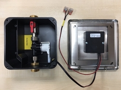 Podomítkový automatický splachovač pro urinal 24V DC, nerez